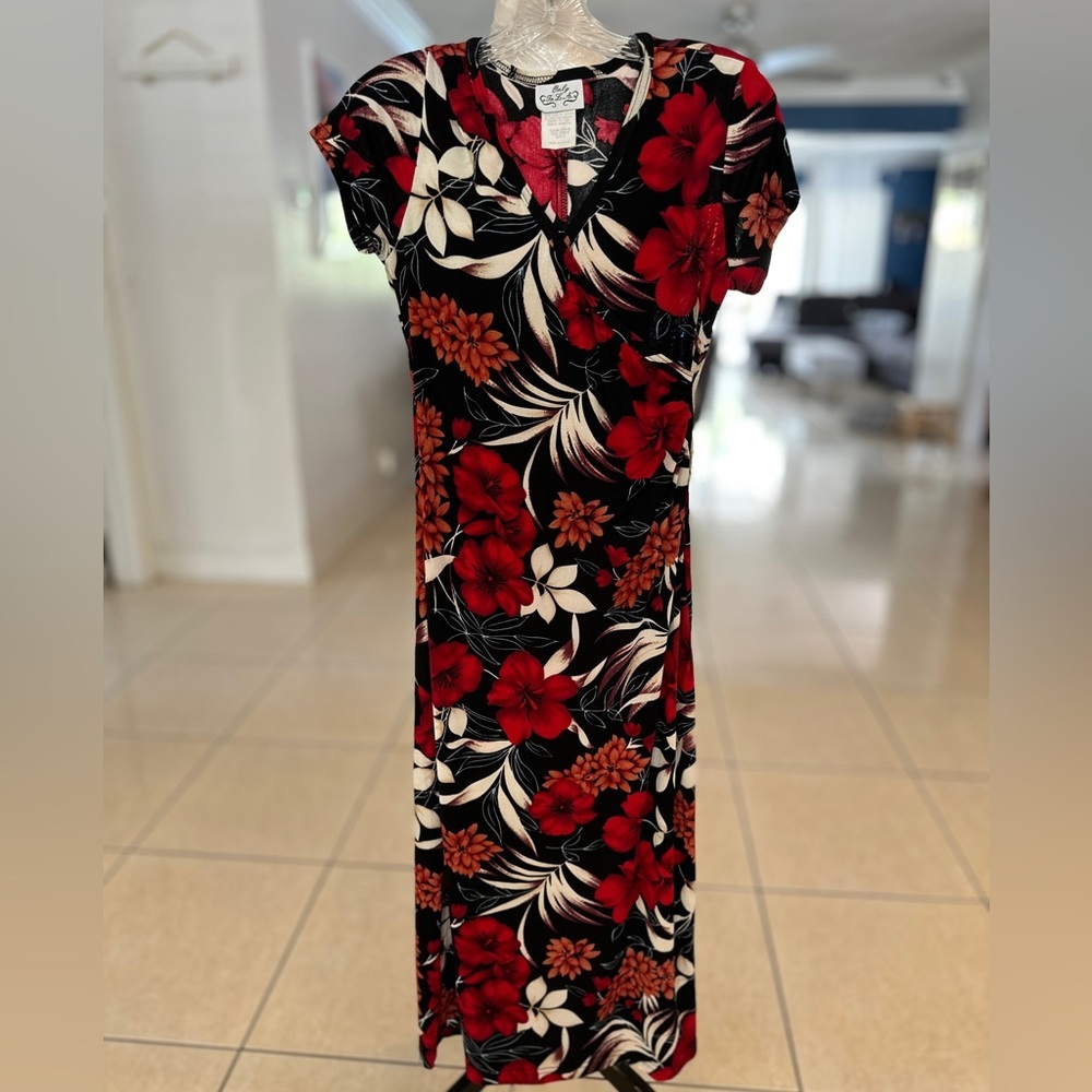Red and Black V-Neck Sheath Midi Dress with Flutter Sleeves